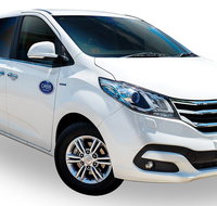 Luxury Van Private Transfer Cairns Airport - Cairns City - Tourism Hervey Bay