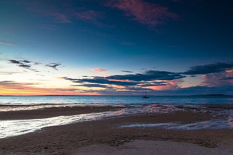 Bareboat Hire - Cattitude 7 Nights - Hervey Bay Accommodation 1