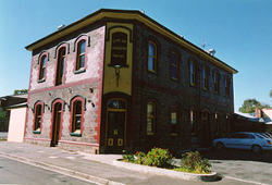 Earl Of Leicester Hotel - Tourism Hervey Bay 0