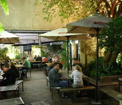 Dicks Hotel - Hervey Bay Accommodation 1