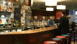 Off Broadway Hotel - Hervey Bay Accommodation 2