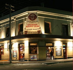 Dicks Hotel - Hervey Bay Accommodation 2