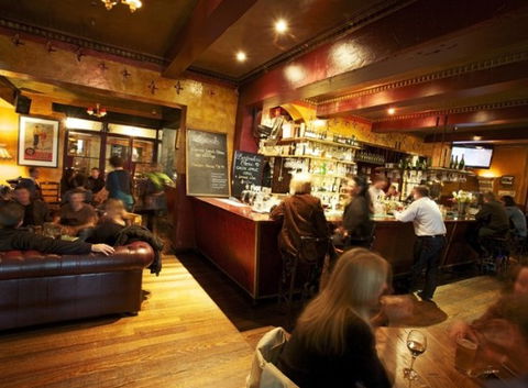 Provincial Hotel - Tourism Hervey Bay 5