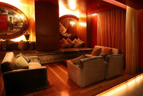 The Longroom - Hervey Bay Accommodation 1