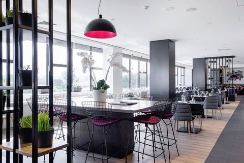 MRepublic Restaurant, Bar And Lounge - Tourism Hervey Bay 1