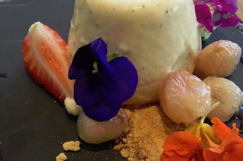 MRepublic Restaurant, Bar And Lounge - Tourism Hervey Bay 2