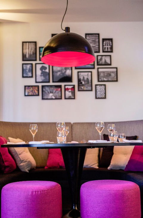 MRepublic Restaurant, Bar And Lounge - Tourism Hervey Bay 6