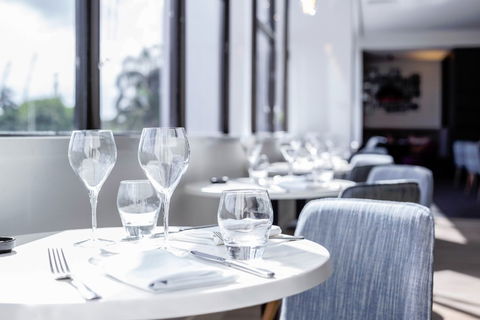 MRepublic Restaurant, Bar And Lounge - Tourism Hervey Bay 7