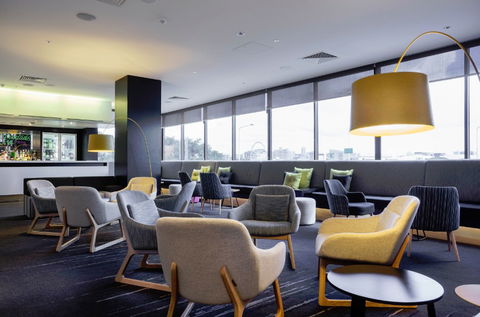 MRepublic Restaurant, Bar And Lounge - Tourism Hervey Bay 8