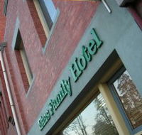 Elms Family Hotel - Hervey Bay Accommodation