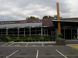 Sandown Park Hotel - Hervey Bay Accommodation 0