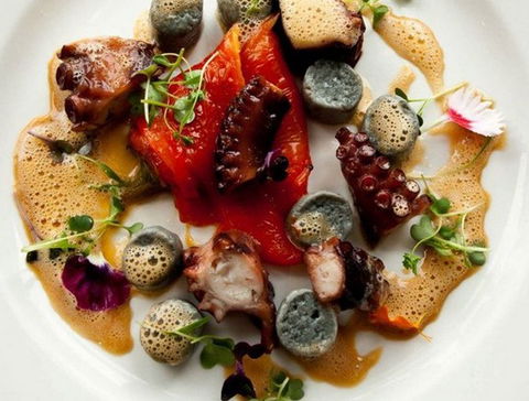 Aqua Linea Restaurant - Hervey Bay Accommodation 2