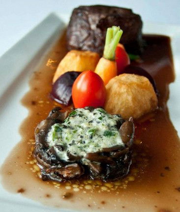 Aqua Linea Restaurant - Hervey Bay Accommodation 4