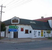 Black Lion Inn Hotel - Hervey Bay Accommodation