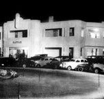 Raffles Hotel Lounge Bar - Tourism Hervey Bay