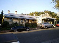 Earl Of Spencer Historic Inn - Tourism Hervey Bay 0