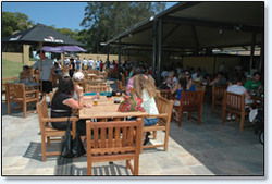 Bateau Bay Hotel - Tourism Hervey Bay 1