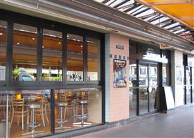 University Hotel - Hervey Bay Accommodation 0