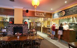 Albion Park Hotel - Tourism Hervey Bay 2