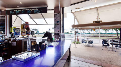 Alex Hotel - Hervey Bay Accommodation 2