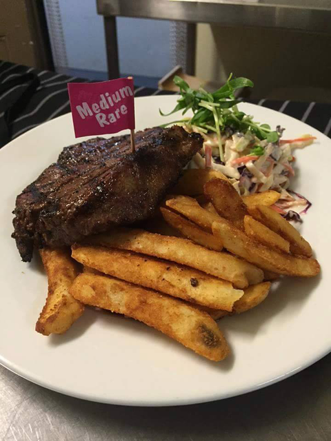 Duke Of Edinburgh Hotel - Tourism Hervey Bay 1