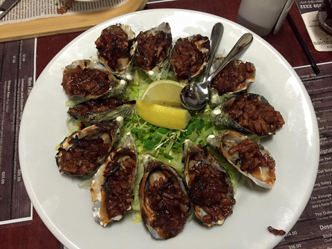 Duke Of Edinburgh Hotel - Tourism Hervey Bay 3