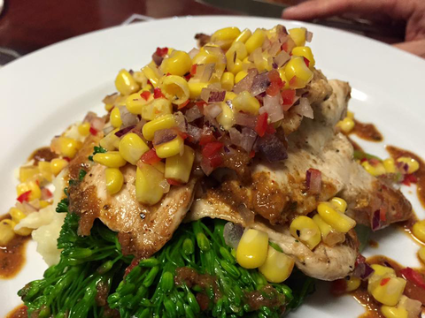 Duke Of Edinburgh Hotel - Tourism Hervey Bay 4