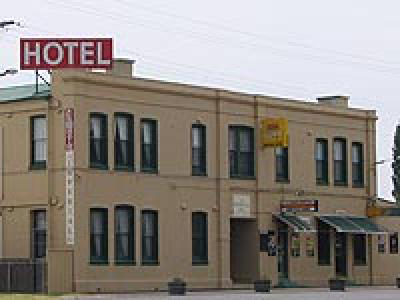 Imperial Hotel - Tourism Hervey Bay 0