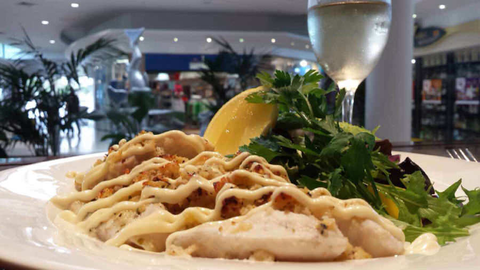 O'Malley's Irish Pub - Tourism Hervey Bay 4