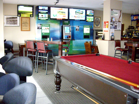 Oxford Hotel - Hervey Bay Accommodation 3