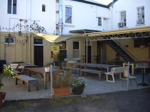 Oxford Hotel - Hervey Bay Accommodation 4