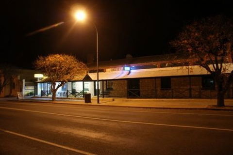 Riverton Hotel - Hervey Bay Accommodation 0