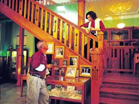 Hotel Corones - Hervey Bay Accommodation 0