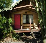 Magnum's Backpackers Bar - Tourism Hervey Bay