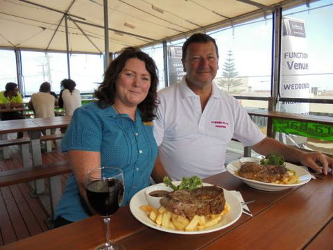 Zebra Crossing Bar & Bistro - Tourism Hervey Bay 1