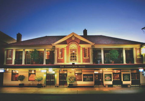 Tamworth Hotel - Hervey Bay Accommodation 0