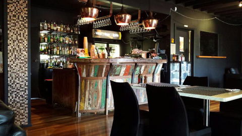 The Monkey Tree Bar & Restaurant - Hervey Bay Accommodation 2