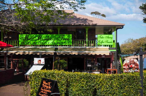The Monkey Tree Bar & Restaurant - Hervey Bay Accommodation 3