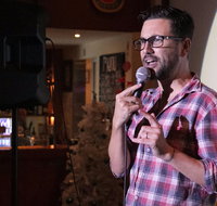 Based Comedy at the Dog and Parrot Tavern - Hervey Bay Accommodation