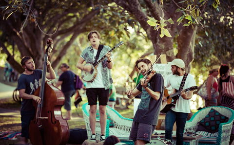 Buskers By The Lake - Tourism Hervey Bay 1