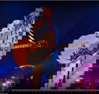 Elvis Forever - Damian Mullin 'Up Close and Personal' - Hervey Bay Accommodation