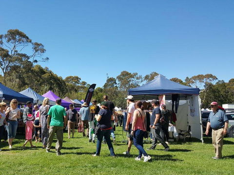 Hanging Rock Makers Market - Hervey Bay Accommodation 0