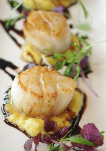 Dedes Restaurant - Tourism Hervey Bay 0