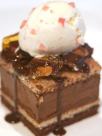 Dedes Restaurant - Tourism Hervey Bay 4