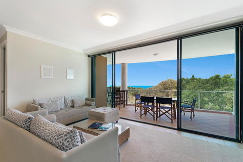 Santorini Twin Waters - Hervey Bay Accommodation 6