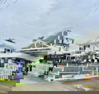 Cairns New Chalon - Hervey Bay Accommodation