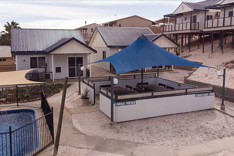 Oceanside Village - Hervey Bay Accommodation 1