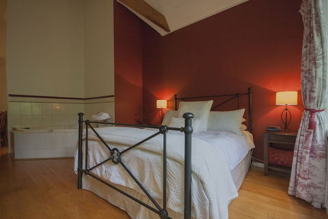 Cottages At Monreale - Hervey Bay Accommodation 1