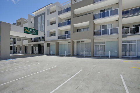 Quality Suites Pioneer Sands - Hervey Bay Accommodation 3