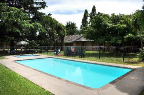 High Country Motor Inn - Hervey Bay Accommodation 0